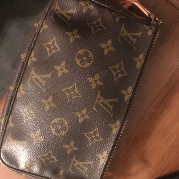 Louis Vuitton Monogram Pouchette - Picture 5 of 8